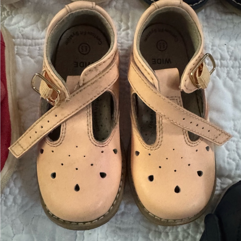 FootMates peach Leather Dress Shoes